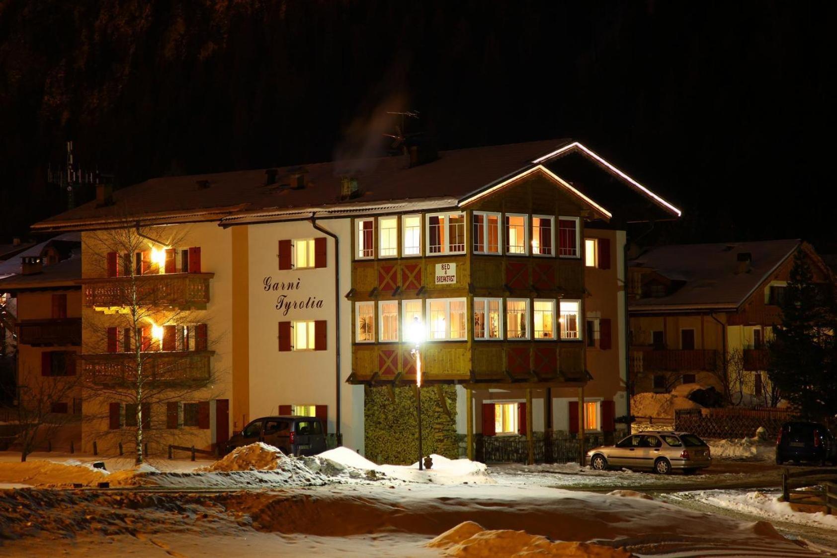 Garni Tyrolia Hotel Campitello di Fassa Exterior foto