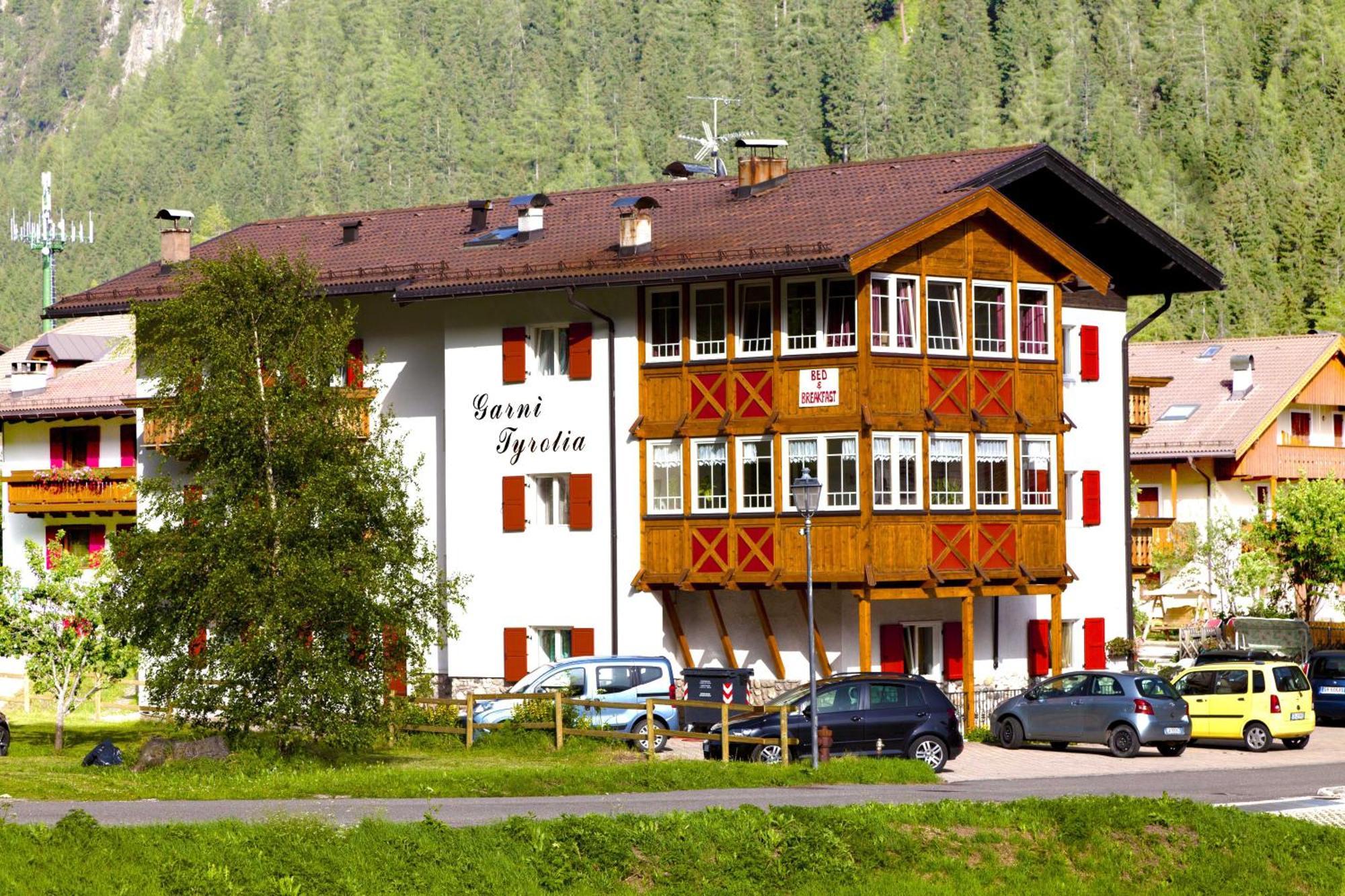 Garni Tyrolia Hotel Campitello di Fassa Exterior foto