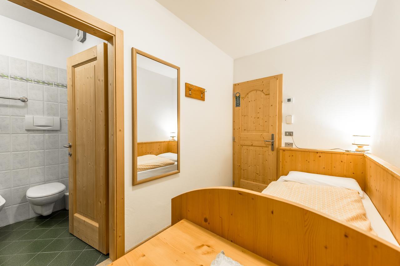 Garni Tyrolia Hotel Campitello di Fassa Exterior foto